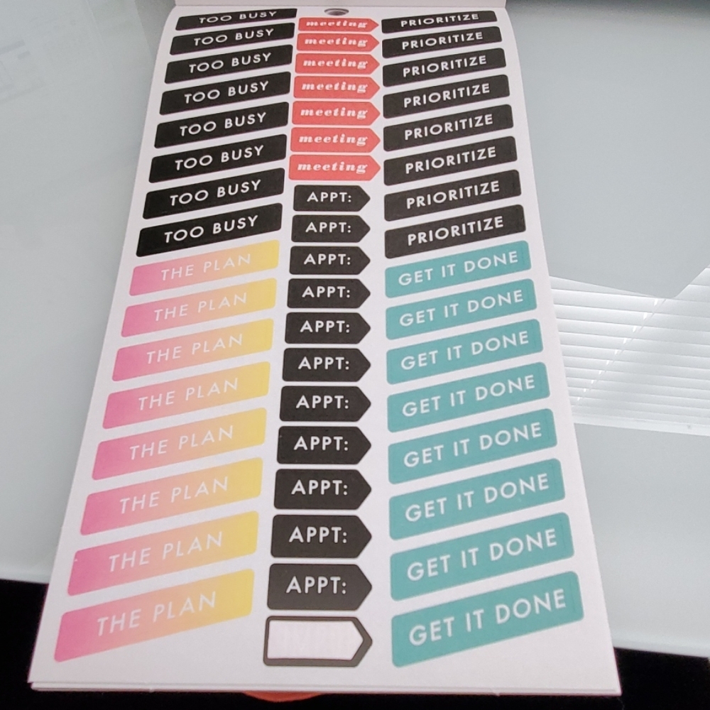 Sticker book - Picture 3 of 8